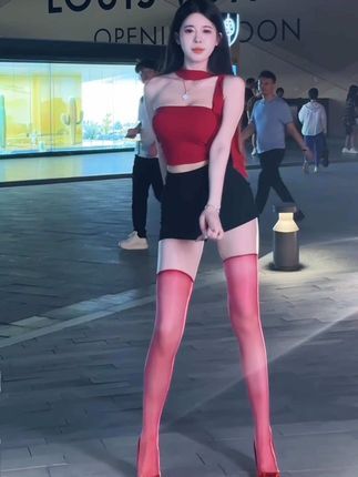 网易CC小微微的舞蹈挑战，看她如何带领粉丝挑战新舞步 - 小桃涩涩-小桃涩涩
