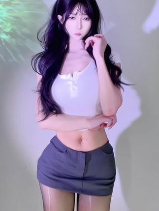 网易CC奶尤紫色旗袍舞蹈赏析，这一造型为何成为经典？ - 小桃涩涩-小桃涩涩